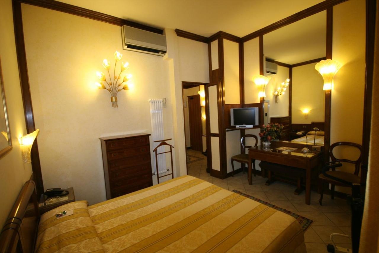 Hotel Italia City Center Mantua Dış mekan fotoğraf