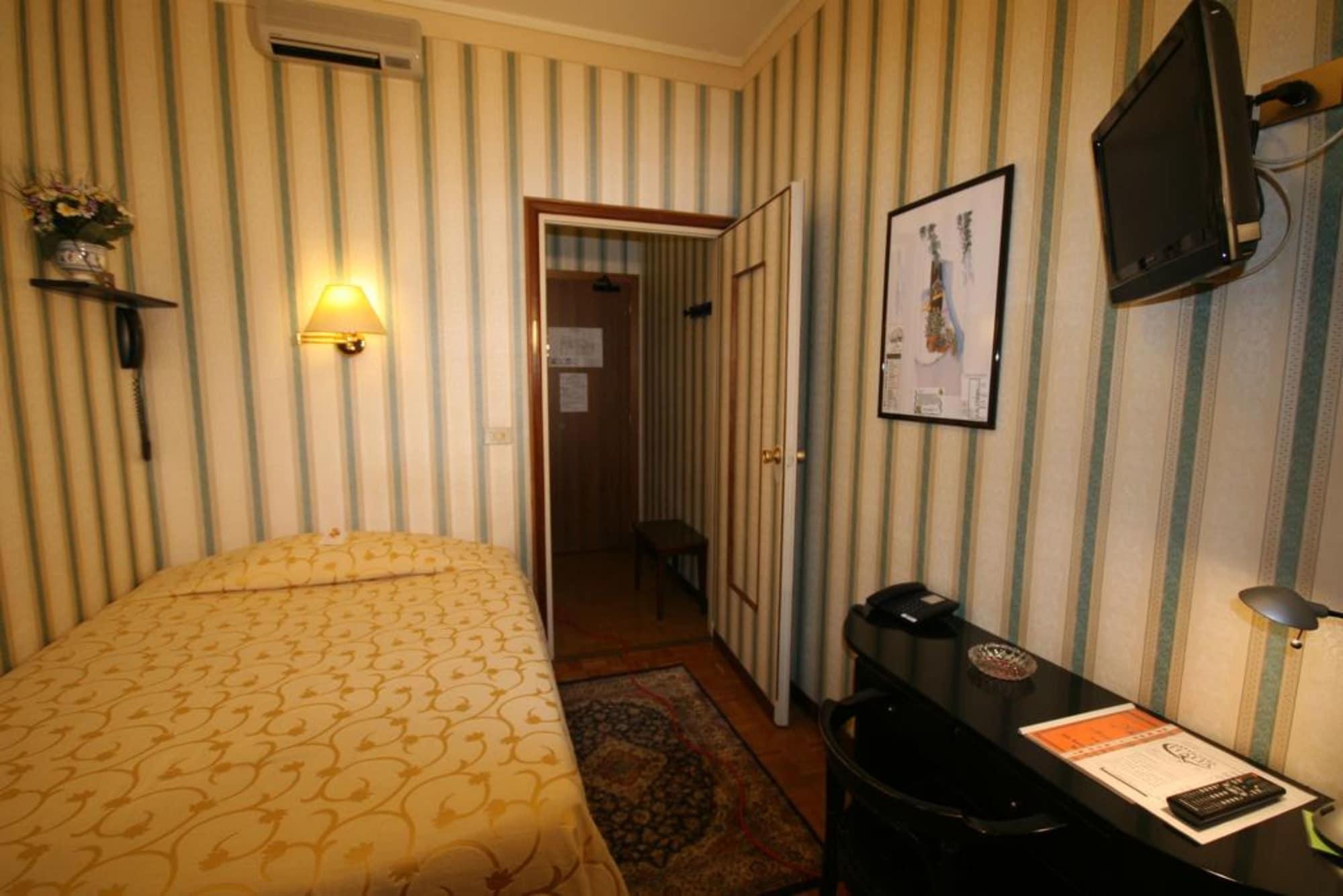 Hotel Italia City Center Mantua Dış mekan fotoğraf
