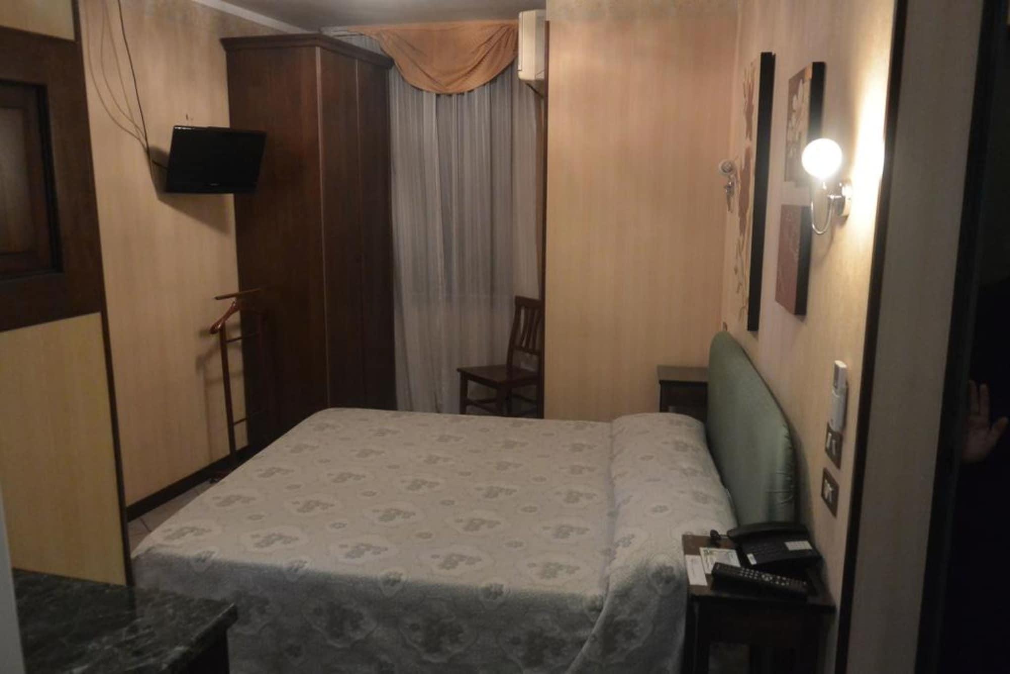 Hotel Italia City Center Mantua Dış mekan fotoğraf