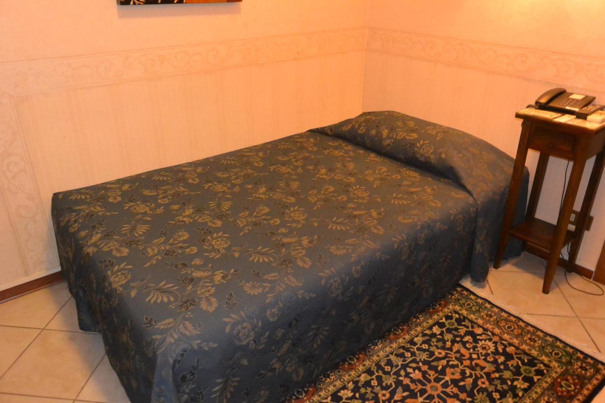 Hotel Italia City Center Mantua Dış mekan fotoğraf