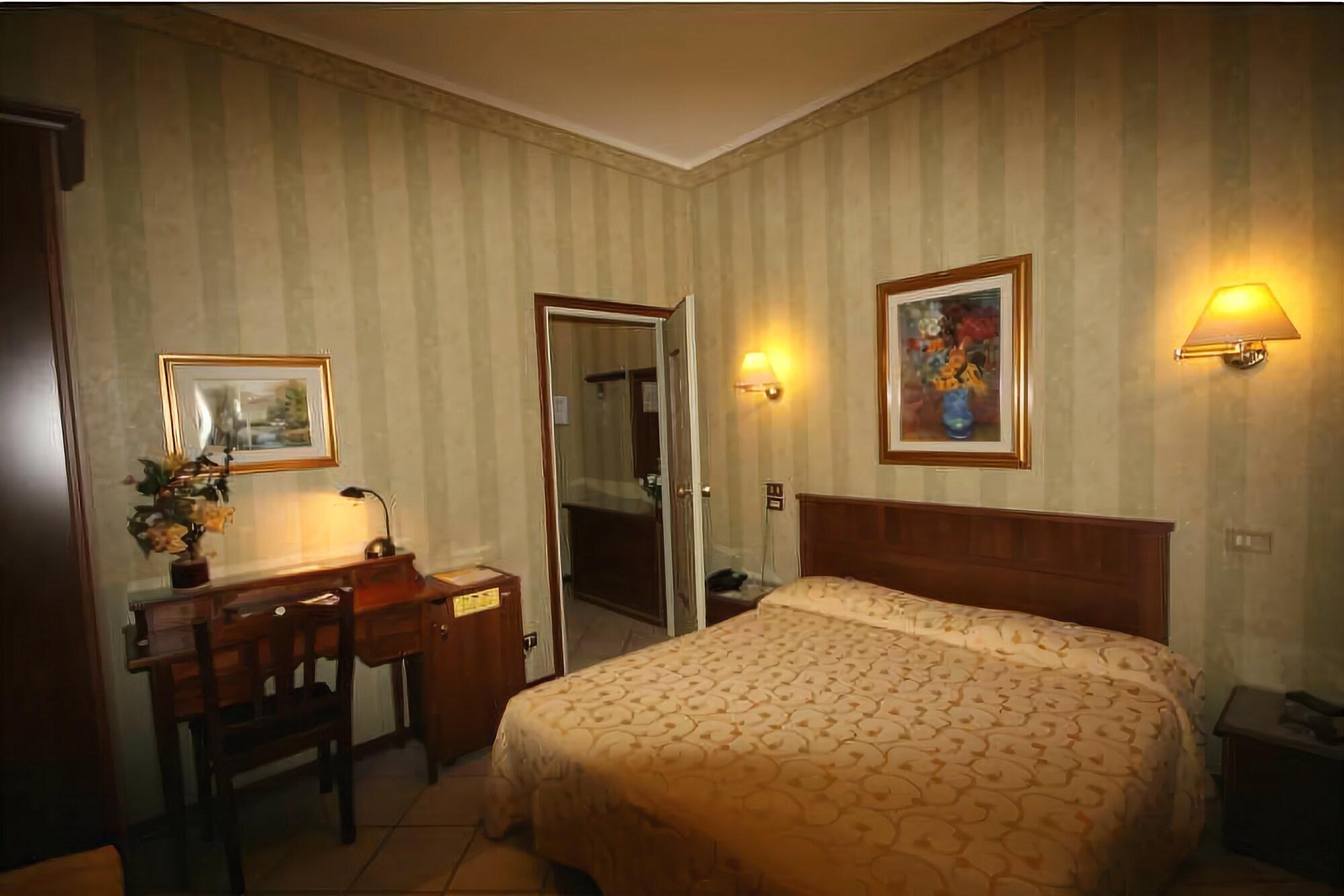 Hotel Italia City Center Mantua Dış mekan fotoğraf