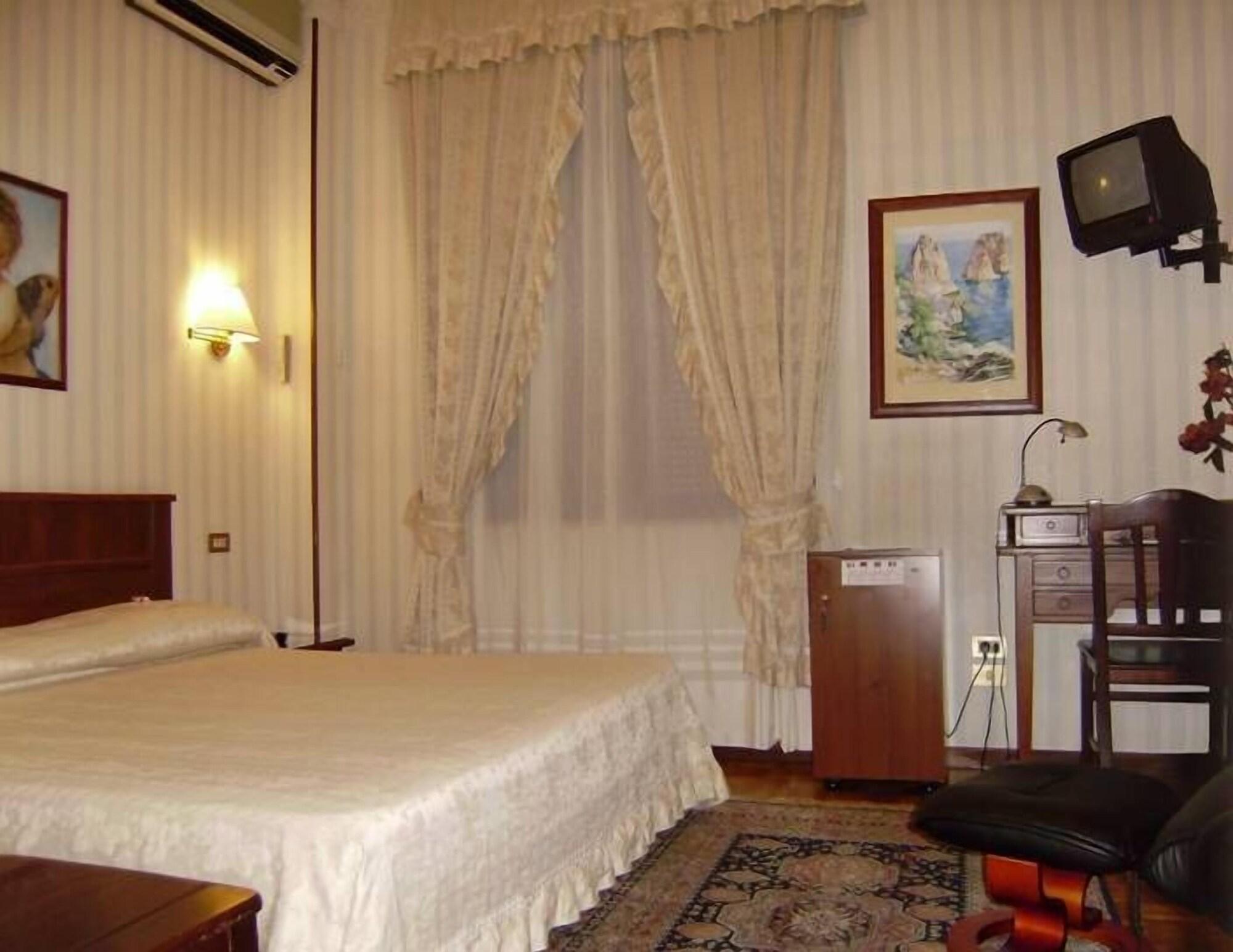 Hotel Italia City Center Mantua Dış mekan fotoğraf