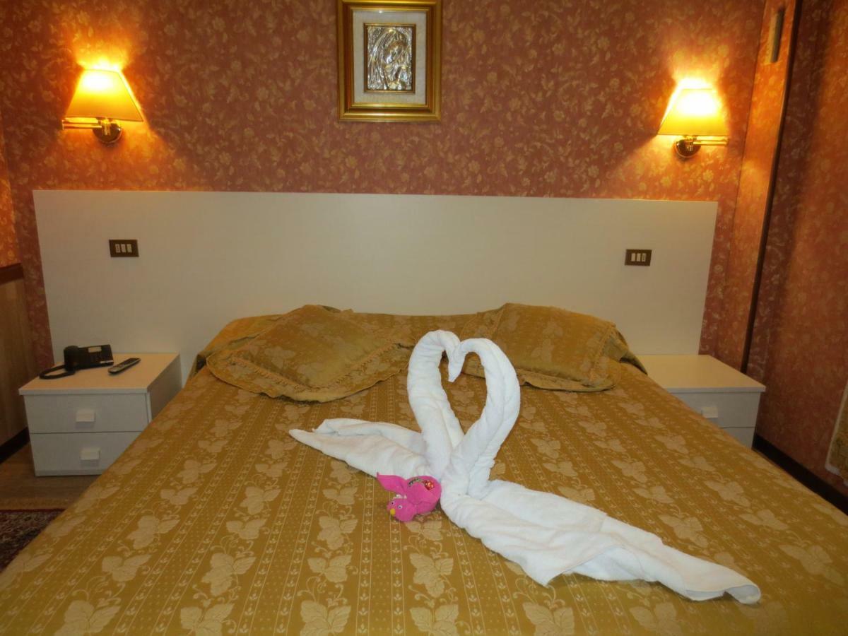 Hotel Italia City Center Mantua Dış mekan fotoğraf