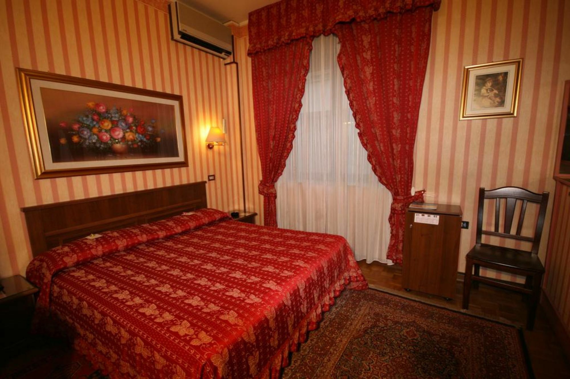 Hotel Italia City Center Mantua Dış mekan fotoğraf